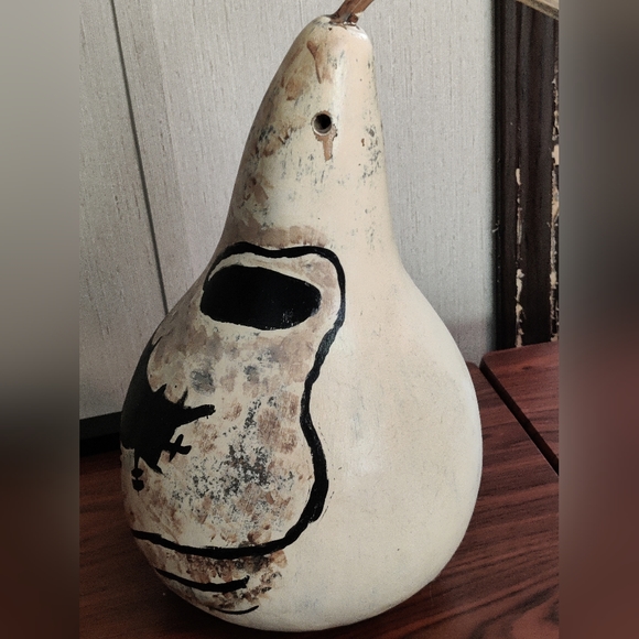 New Handmade Gourd ( Oogie Boogie) Birdhouse. - Picture 4 of 7
